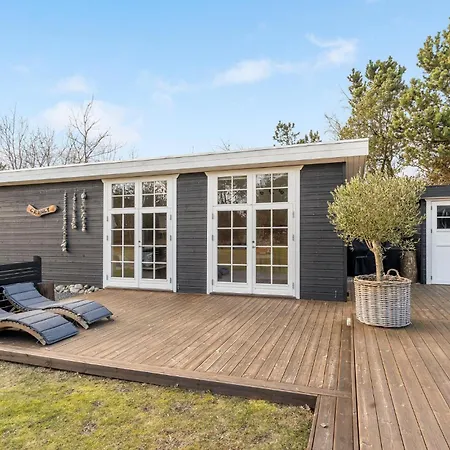 4 Bedroom Awesome In * Jerup