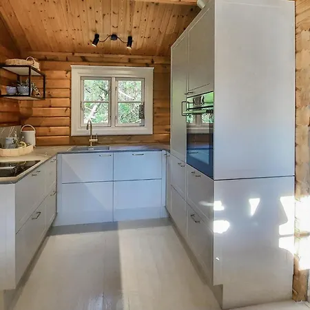 4 Bedroom Awesome In * Jerup