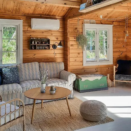 4 Bedroom Awesome In Casa de Férias Jerup