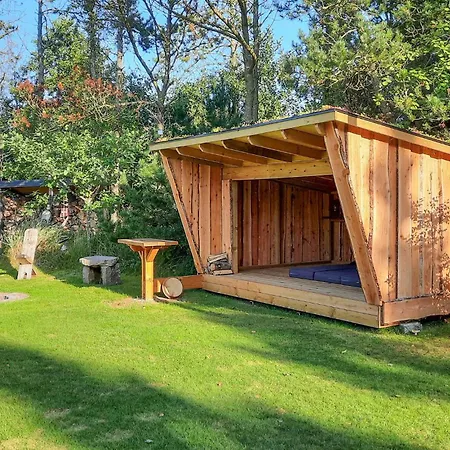 4 Bedroom Awesome In Vakantiehuis *