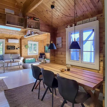 Vakantiehuis 4 Bedroom Awesome In *