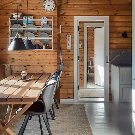 Vakantiehuis 4 Bedroom Awesome In